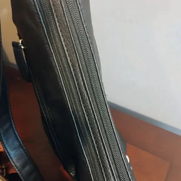 Kate Spade Black Crossbody Bag with Adjustable Strap - Picture 8 of 13